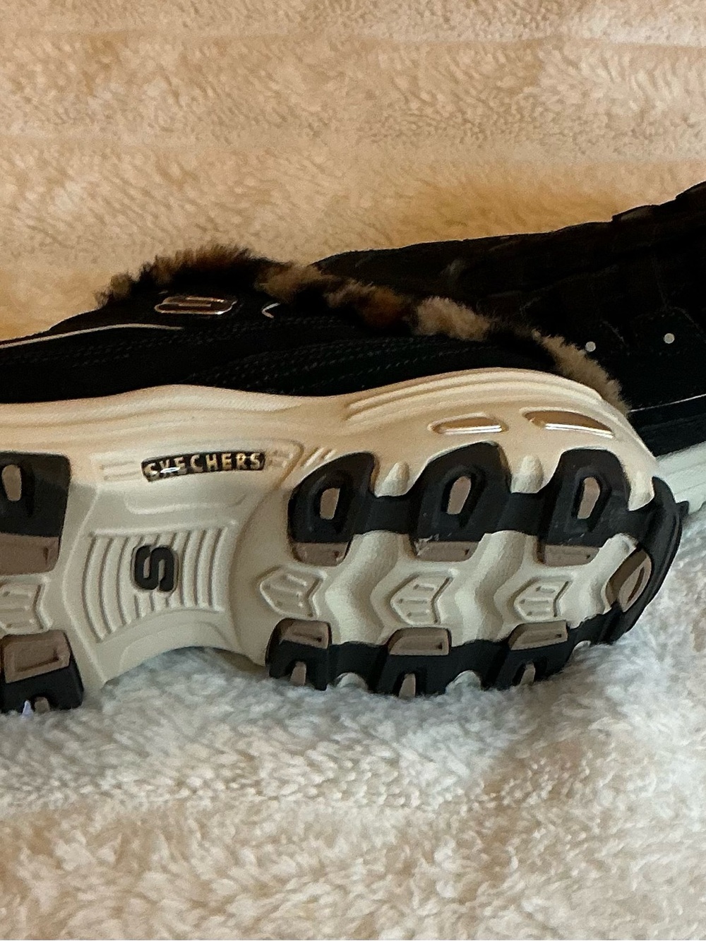 SKECHERS D’LITES BLACK LEOPARD FAUX FUR SLIP-ON SNEAKERS(9.5) - Picture 4 of 6
